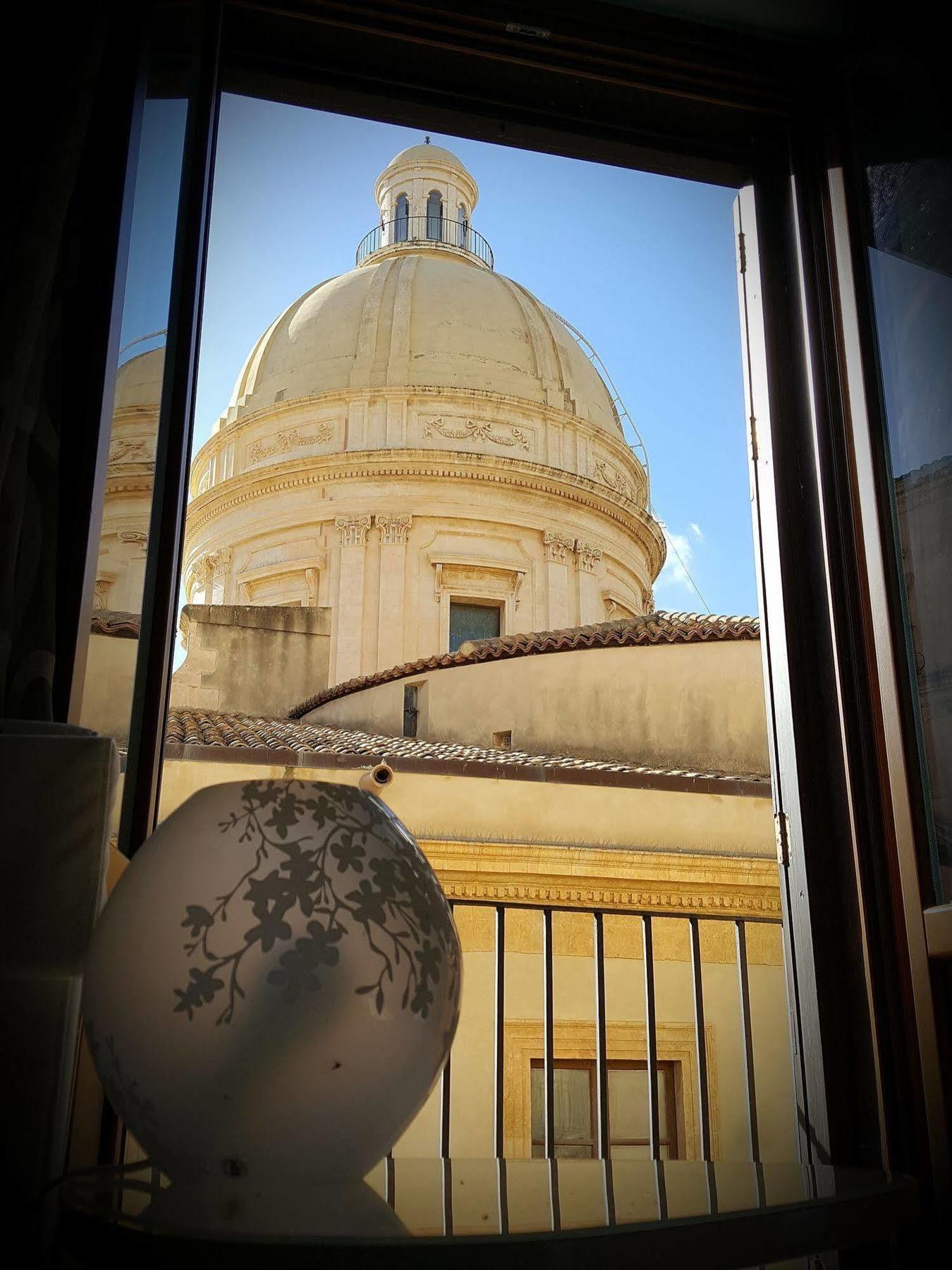 Affittacamere Conte Di Cavour Noto Exterior photo